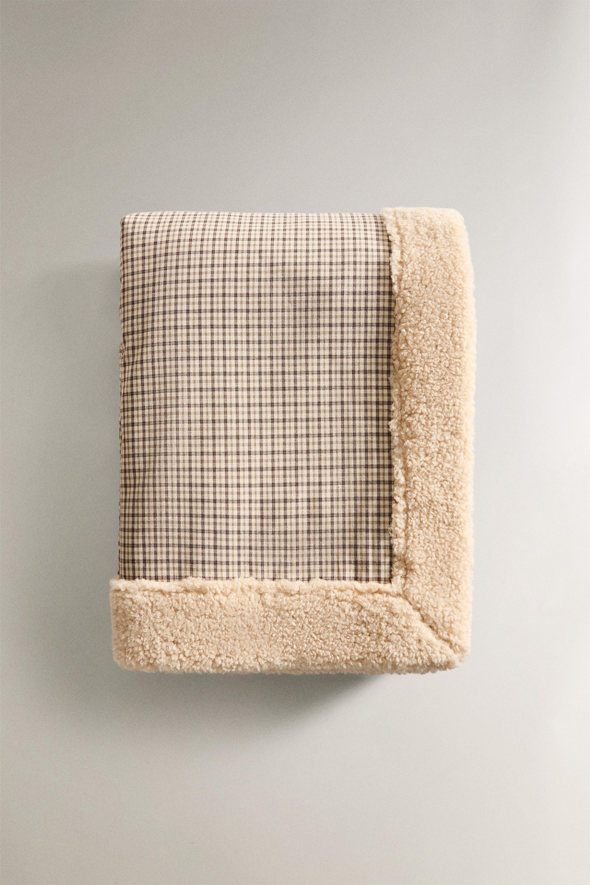 SMALL CHECK PET BLANKET